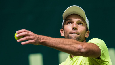 tomic toppled karlovic advances at newport tomic toppled karlovic advances at newport