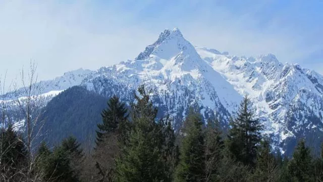 autumn veatch 16 was in hospital after the small plane she was traveling in with her step grandparents plunged into the cascade mountain range pictured here on march 31 2014 in washington state photo afp autumn veatch 16 was in hospital after the small plane she was traveling in with her step grandparents plunged into the cascade mountain range pictured here on march 31 2014 in washington state photo afp