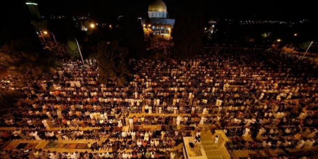 palestinians mark layaltul qadr at al aqsa mosque east jerusalem photo english pnn palestinians mark layaltul qadr at al aqsa mosque east jerusalem photo english pnn