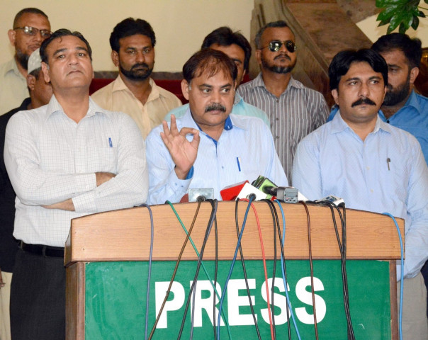 mqm mpas address media in karachi on july 15 2015 photo rashid ajmeri express mqm mpas address media in karachi on july 15 2015 photo rashid ajmeri express