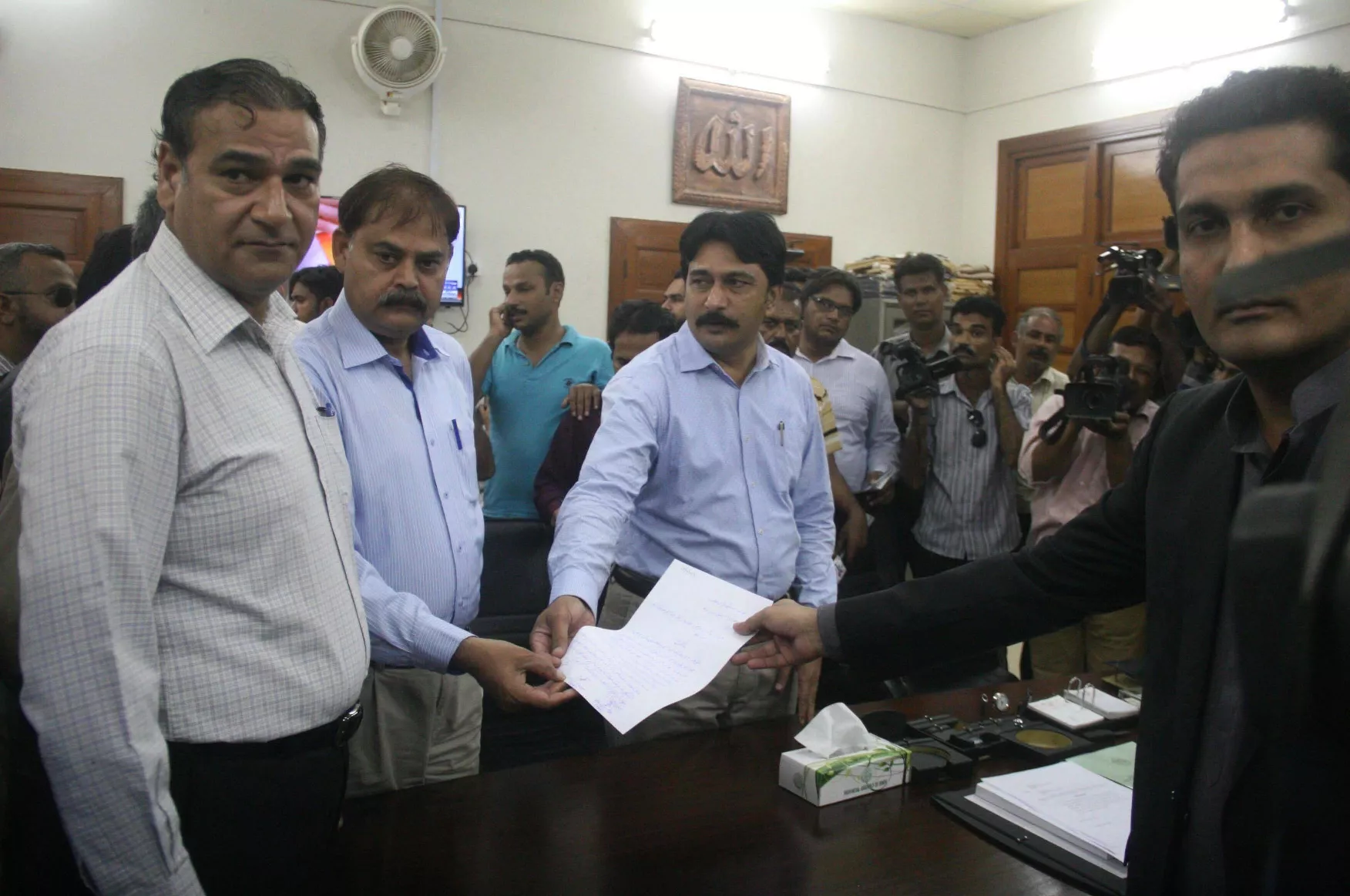 mqm members submit resolution against pti chief imran khan in the sindh assembly in karachi on july 15 2015 photo rashid ajmeri express mqm members submit resolution against pti chief imran khan in the sindh assembly in karachi on july 15 2015 photo rashid ajmeri express