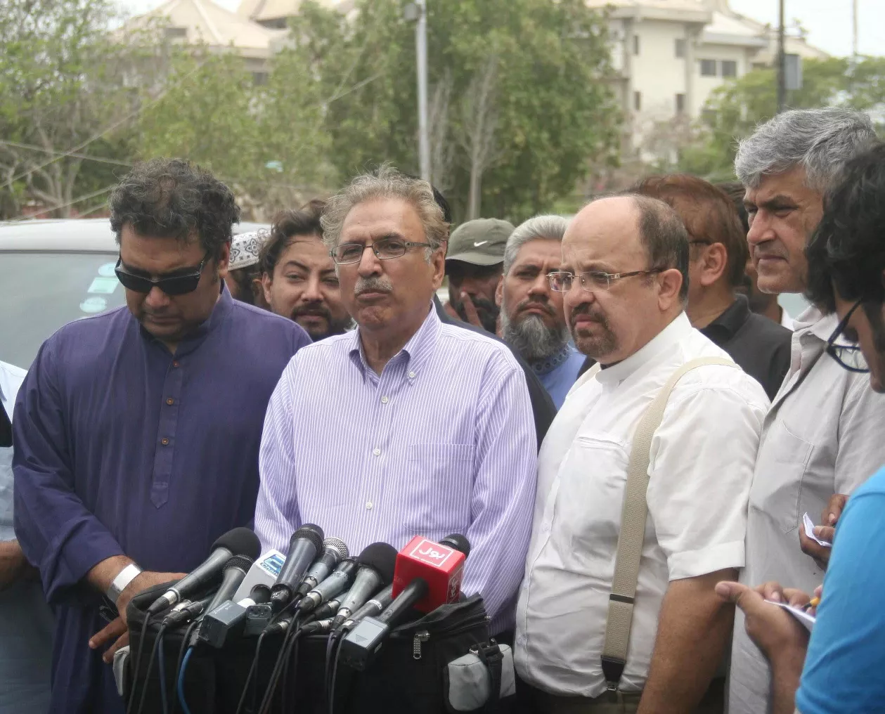 photo pti leader arif alvi speaks to media outside the british high commission in karachi on july 15 2015 photo rashid ajmeri express photo pti leader arif alvi speaks to media outside the british high commission in karachi on july 15 2015 photo rashid ajmeri express