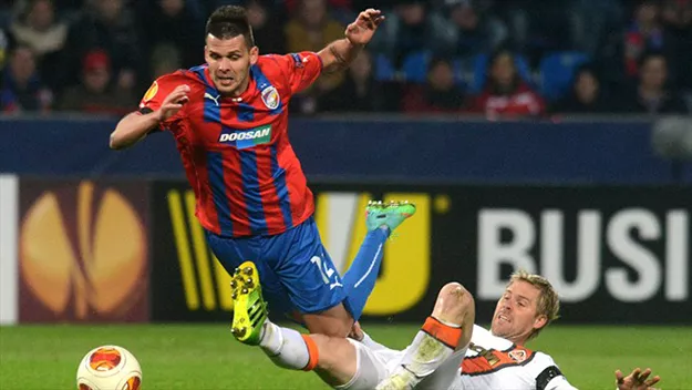 shakhtar 039 s tom h bschman challenges plze 039 s michal uri photo afp shakhtar 039 s tom h bschman challenges plze 039 s michal uri photo afp