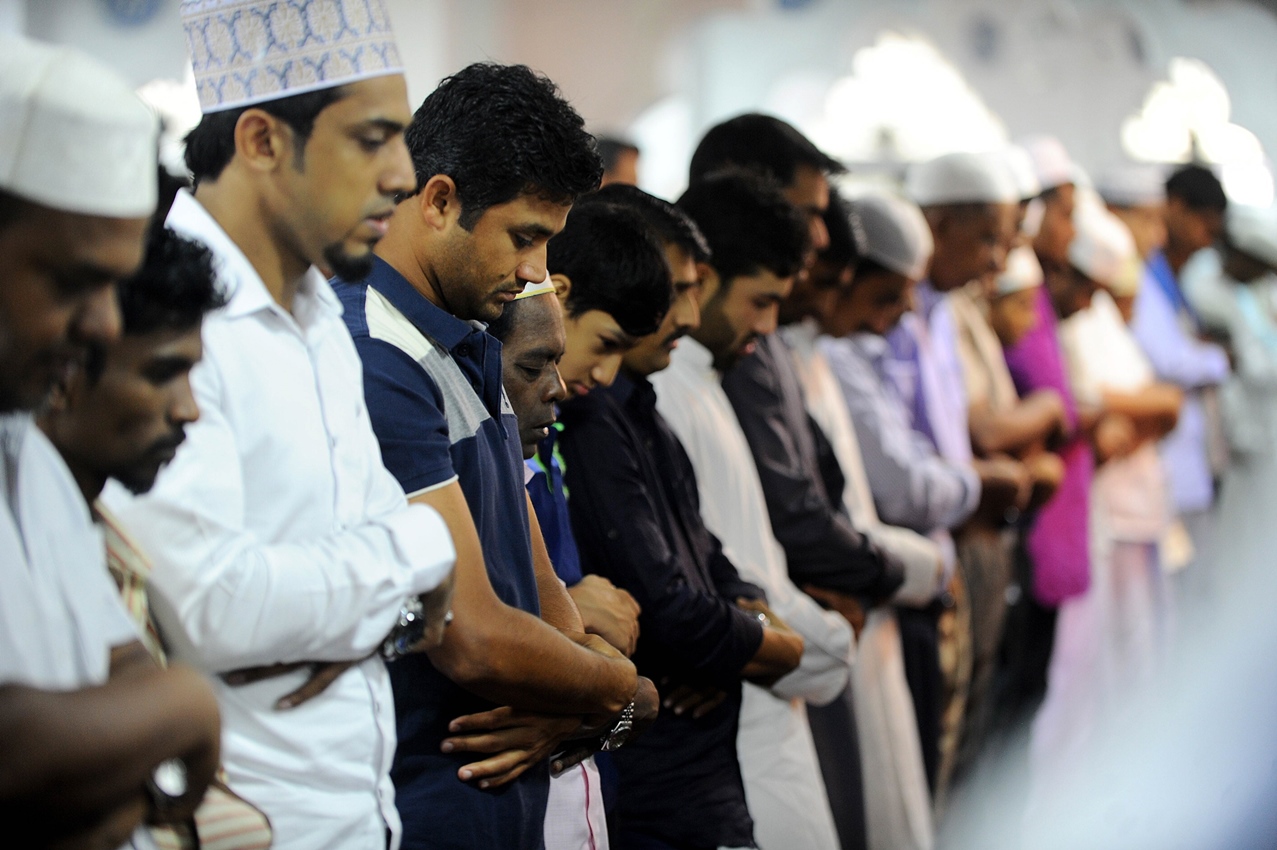 pakistan cricketers offer eid prayers a mosque in colombo on july 18 2015 photo afp