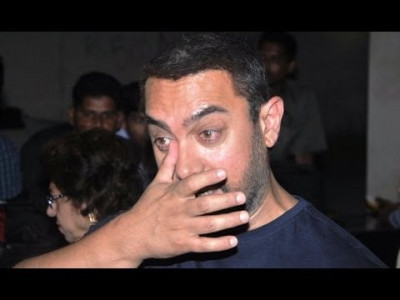aamir khan leaves cinema crying after watching bajrangi bhaijaan aamir khan leaves cinema crying after watching bajrangi bhaijaan