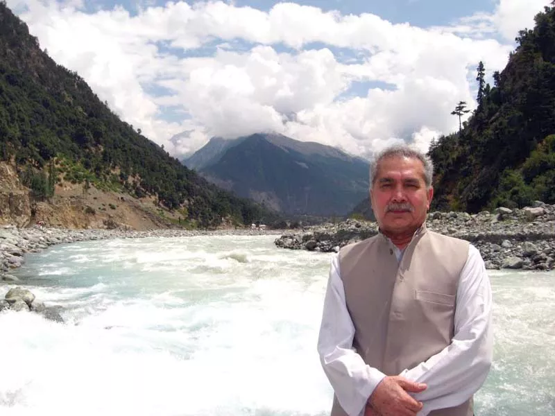dr raj wali shah khattak photo file dr raj wali shah khattak photo file