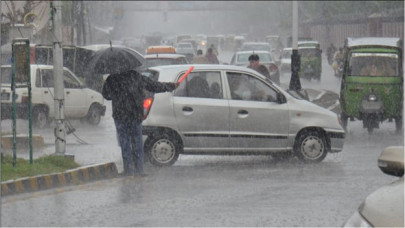 seasonal trouble slow drainage impedes road traffic after rain seasonal trouble slow drainage impedes road traffic after rain