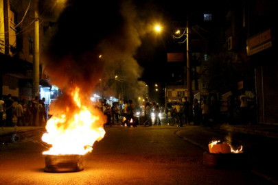 protesters clash with turkish police for second night after suicide bombing protesters clash with turkish police for second night after suicide bombing