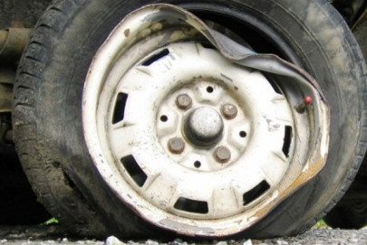 reckless driving leaves three dead three injured in faisalabad