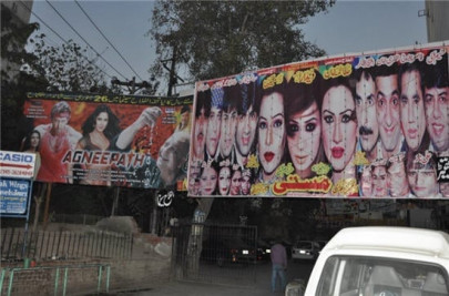 families flock to theatres in lahore families flock to theatres in lahore