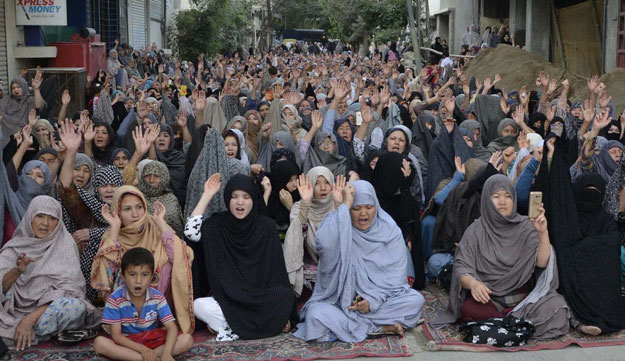 women protesting against the targeted killing of shopkeepers belonging to hazara community on june 8 2015 photo banaras khan express