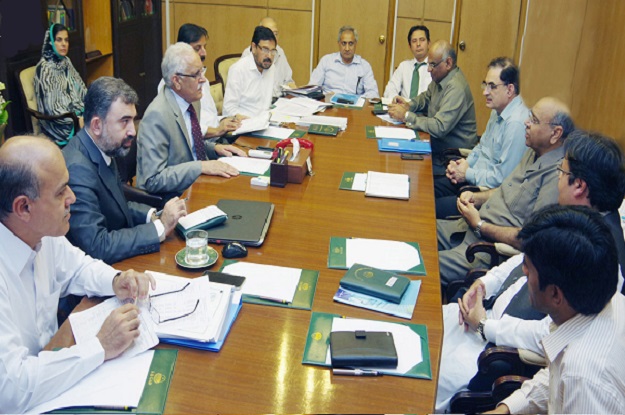 chief secretary reviews steps to deal with floods photo nni