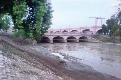 corruption and incompetence despite flood and rains tail end farmers face water shortage