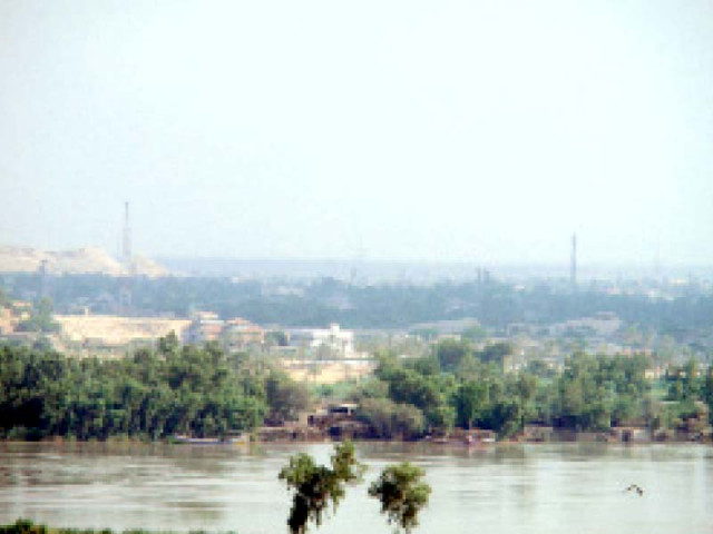 an aerial view of river indus at sukkur the irrigation authorities are taking precautionary methods to ensure the safety of residents of river banks photo express an aerial view of river indus at sukkur the irrigation authorities are taking precautionary methods to ensure the safety of residents of river banks photo express