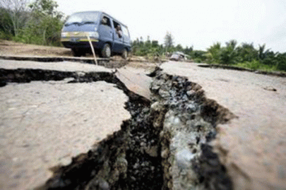 at least three killed as 5 1 quake rocks islamabad parts of k p at least three killed as 5 1 quake rocks islamabad parts of k p