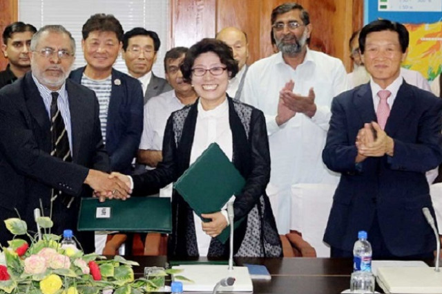 the agreement was signed at the parc headquarters photo nni the agreement was signed at the parc headquarters photo nni