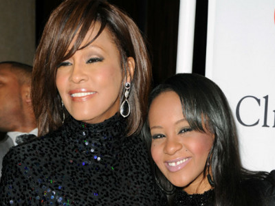 hollywood mourns bobbikristina whitney houston s daughter dies at 22 hollywood mourns bobbikristina whitney houston s daughter dies at 22