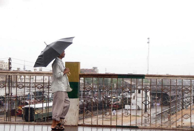 as karachi lost its rain clouds to eastern parts of the province there was heavy rainfall in hyderabad above tharparkar thatta and nawabshah photo online