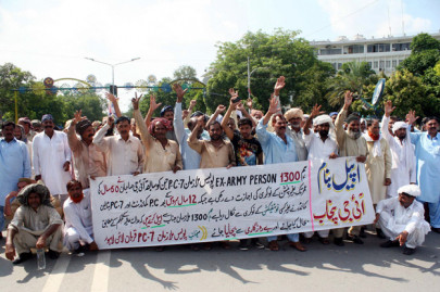 ex cops hold up traffic on the mall demand reinstatement ex cops hold up traffic on the mall demand reinstatement