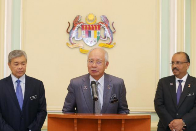 malaysia 039 s prime minister najib razak c announces the appointment of new deputy prime minster ahmad zahid hamidi l beside malaysia 039 s chief secretary to the government ali hamsa r following a cabinet reshuffle in putrajaya malaysia july 28 2015 photo reuters malaysia 039 s prime minister najib razak c announces the appointment of new deputy prime minster ahmad zahid hamidi l beside malaysia 039 s chief secretary to the government ali hamsa r following a cabinet reshuffle in putrajaya malaysia july 28 2015 photo reuters