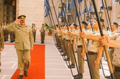 army chief presented guard of honour in italy army chief presented guard of honour in italy