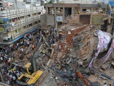 india building collapse kills seven