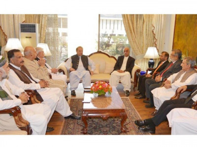 pm asks mqm jui f to withdraw pti de seating resolutions