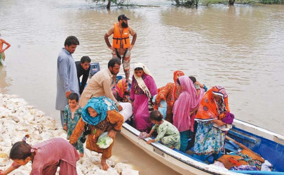 ringing alarm bells seepage in bunder wall sparks panic in sukkur