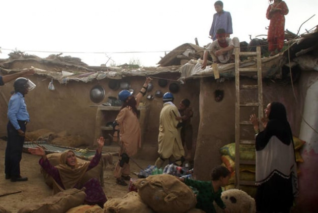 khan was not the only one searching for valuables through the heaps of rubble on the fateful day photo inp khan was not the only one searching for valuables through the heaps of rubble on the fateful day photo inp