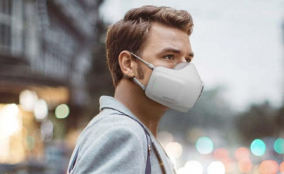 battery powered face mask seeks to fight covid and foggy glasses