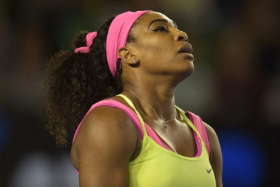 serena withdraws from stanford with elbow injury serena withdraws from stanford with elbow injury