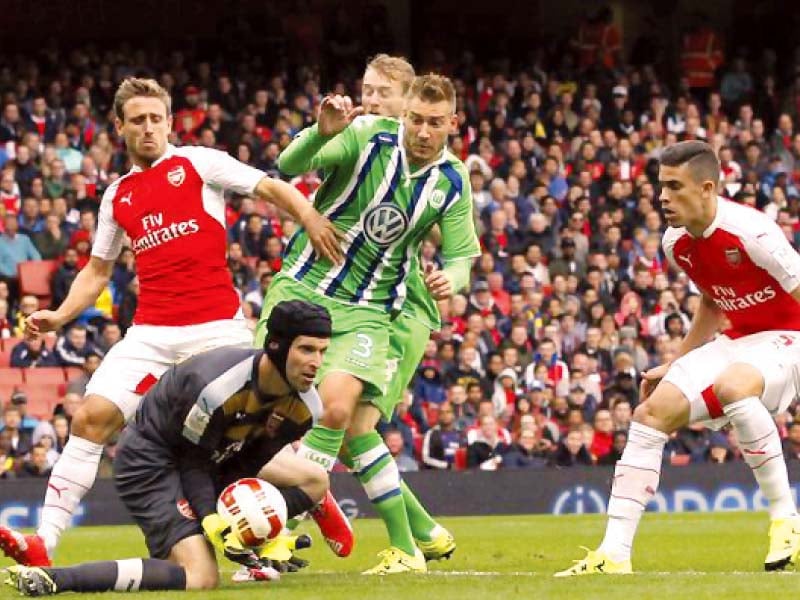 with the experienced cech between the posts arsenal look much more robust defensively and look set to genuinely challenge for the premier league title this season photo afp