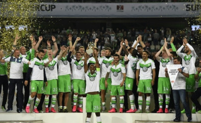 wolfsburg stun bayern to win german super cup