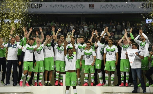 wolfsburg 039 s players and wolfsburg 039 s head coach dieter hecking r celebrate after winning the german supercup football match vfl wolfsburg vs bayern munich photo afp wolfsburg 039 s players and wolfsburg 039 s head coach dieter hecking r celebrate after winning the german supercup football match vfl wolfsburg vs bayern munich photo afp