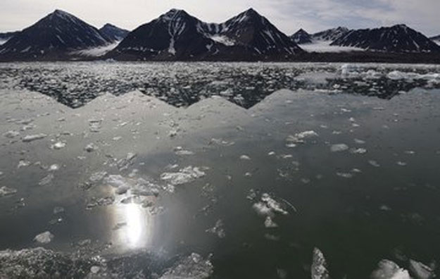 a view taken on july 20 2015 shows the kongsfjorden fjord near the scientific base of ny alesund photo afp