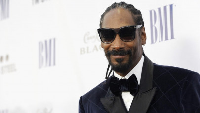 rapper snoop dogg stopped in italy airport with 422 000 in cash rapper snoop dogg stopped in italy airport with 422 000 in cash