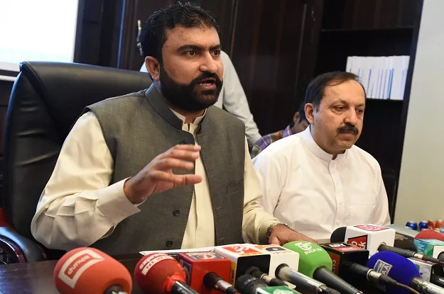 commander umer latif s wife two children taken into custody photo express commander umer latif s wife two children taken into custody photo express