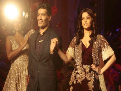 still got it ash turns heads as she makes comeback on ramp