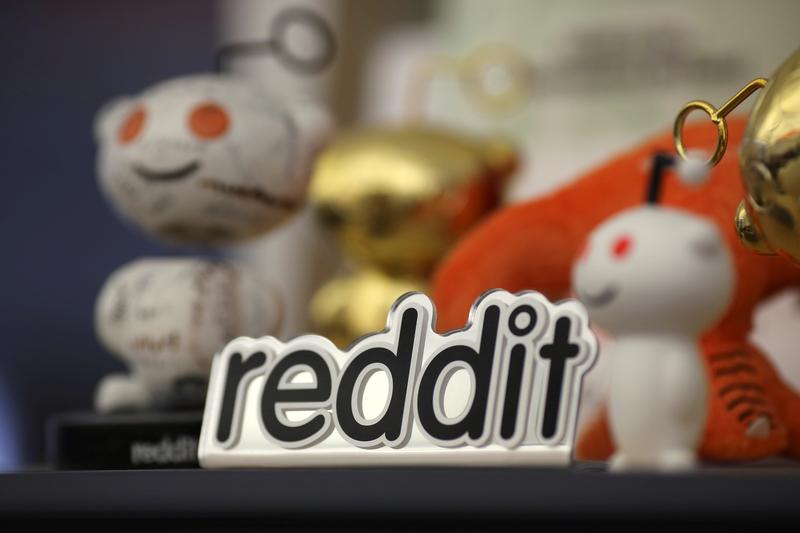 GameStop's 'Reddit rally' puts scrutiny on social media - Vimarsana News