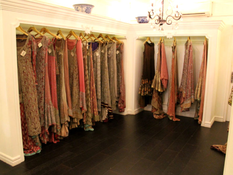 the actual sana safinaz 039 s suits at an outlet photo ayesha mir express