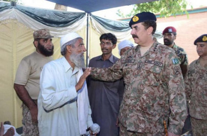 rescue operation army chief visits flood hit dg khan