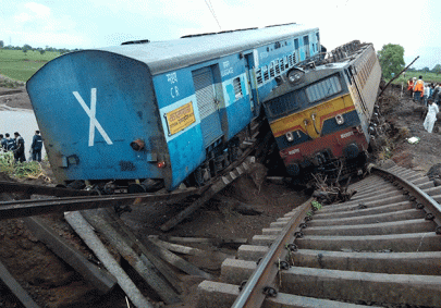 27 dead after two trains derail in india