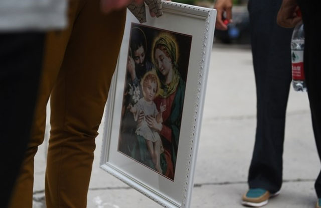 churches pledge to carry out civil disobedience campaigns if their crosses are forcefully removed photo daily star