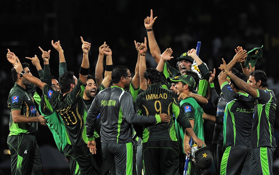 pakistan celebrate their one wicket win sri lanka v pakistan 2nd t20 colombo august 1 2015 photo afp