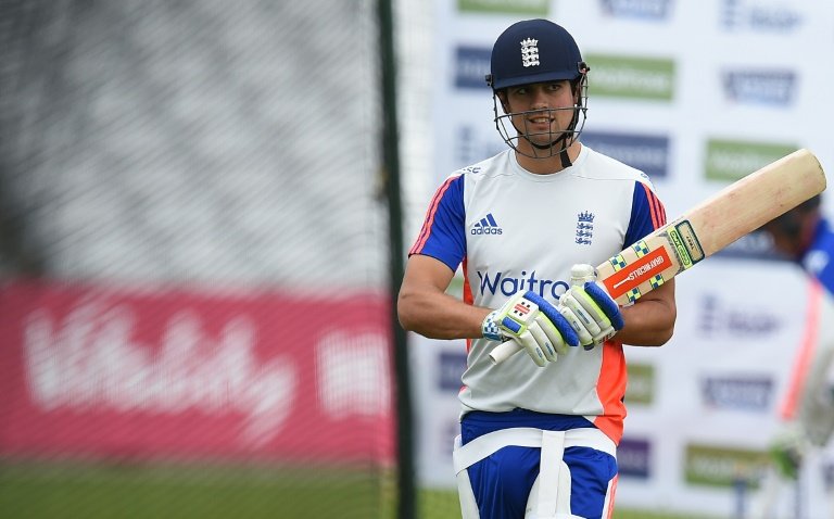 england captain alastair cook wants his side to seize their chance to become ashes heroes as they bid for a series clinching win over australia at trent bridge photo afp