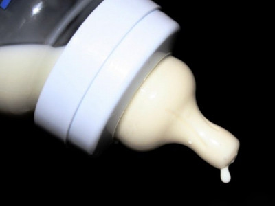 bottle feeding outstrips breastfeeding rate in pakistan bottle feeding outstrips breastfeeding rate in pakistan