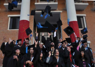 varsity to refund 50 of tuition fees if students don t get employed within 9 months of graduation