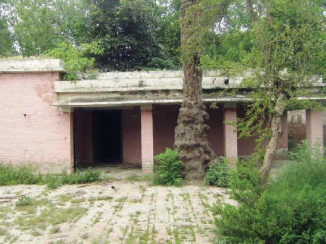 ggps sara sang remains deserted due to a lack of teachers photo asad zia express