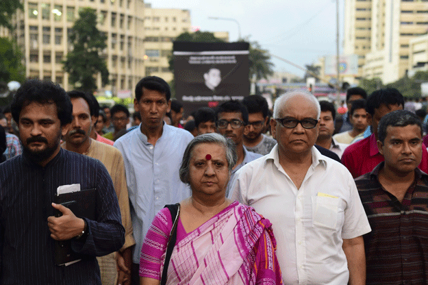 bangladeshi secular activists take part in a silent procession to protest against the killing of blogger niloy chakrabarti who used the pen name niloy neel in dhaka on august 9 2015 dhaka vowed to hunt down the killers of secular blogger niloy chakrabarti who became the fourth such writer to be murdered in bangladesh by suspected islamist militants this year photo afp