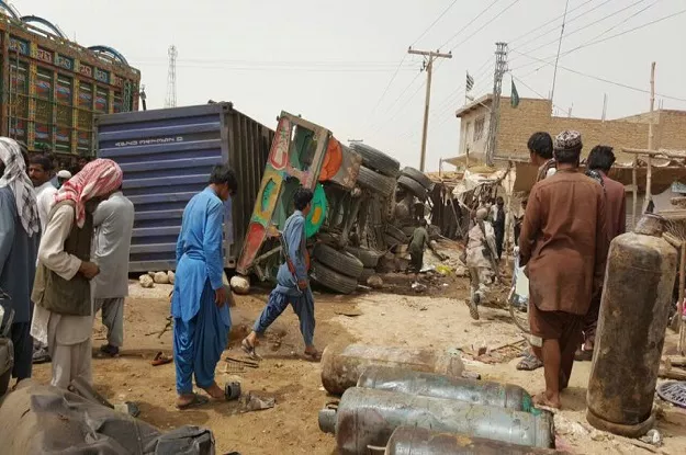the balochistan levies and the frontier corps soldiers rushed to the spot and began rescue operations photo express the balochistan levies and the frontier corps soldiers rushed to the spot and began rescue operations photo express